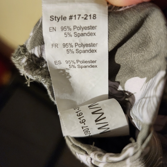 💙 EUC Floral Wide Leg Pants - Picture 6 of 7